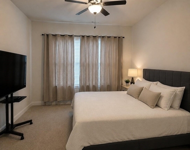 507 Greenwood Drive - Photo Thumbnail 9