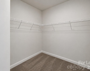 507 Greenwood Drive - Photo Thumbnail 11