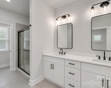 507 Greenwood Drive - Photo Thumbnail 10
