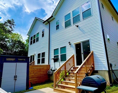 507 Greenwood Drive - Photo Thumbnail 17