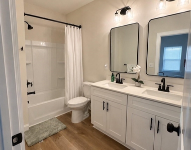 507 Greenwood Drive - Photo Thumbnail 14