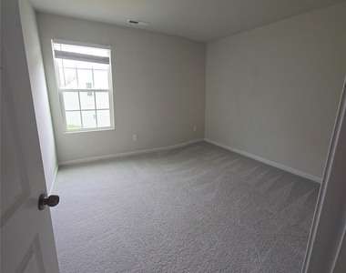 223 Brentwood Drive - Photo Thumbnail 8