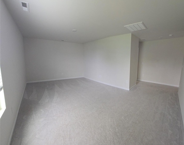 223 Brentwood Drive - Photo Thumbnail 5