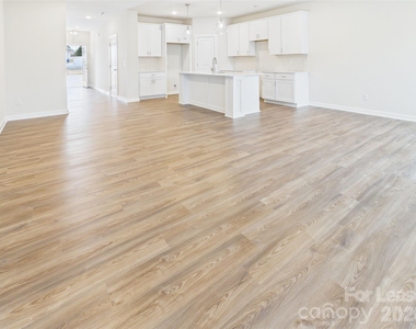 311 E Kings Street - Photo Thumbnail 19
