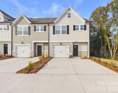 311 E Kings Street - Photo Thumbnail 16
