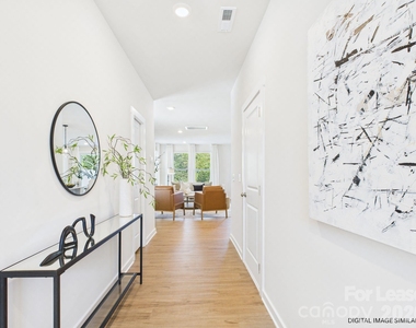 311 E Kings Street - Photo Thumbnail 3