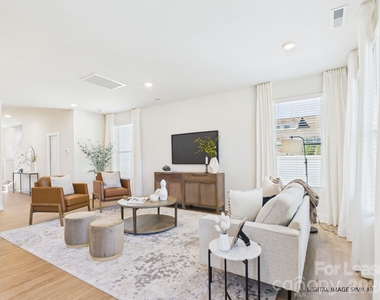 311 E Kings Street - Photo Thumbnail 6