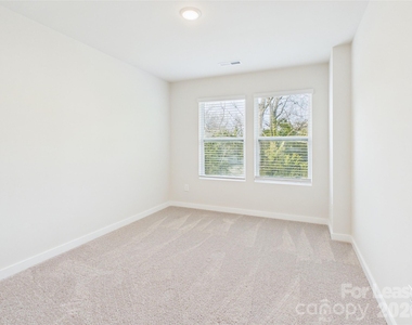 311 E Kings Street - Photo Thumbnail 22