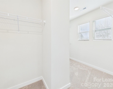 311 E Kings Street - Photo Thumbnail 25