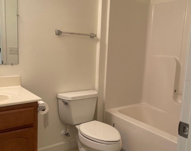 25 Meredith Drive - Photo Thumbnail 11