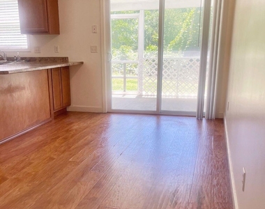 25 Meredith Drive - Photo Thumbnail 2