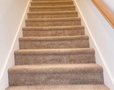 25 Meredith Drive - Photo Thumbnail 5