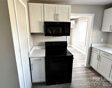 920 Holt Street - Photo Thumbnail 1
