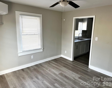 920 Holt Street - Photo Thumbnail 4