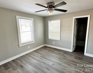 920 Holt Street - Photo Thumbnail 9