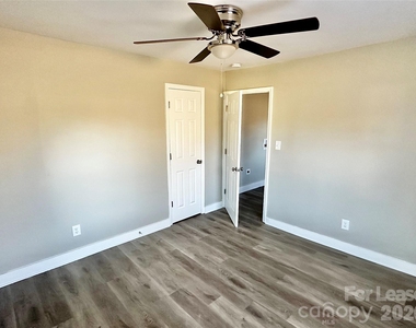 920 Holt Street - Photo Thumbnail 12