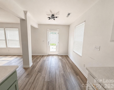 3220 Capitol Drive - Photo Thumbnail 1