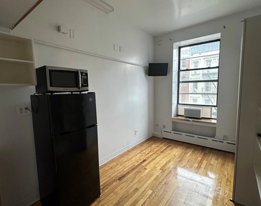 14 St Marks Place - Photo Thumbnail 1