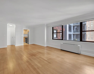 East 33rd Street - Photo Thumbnail 1