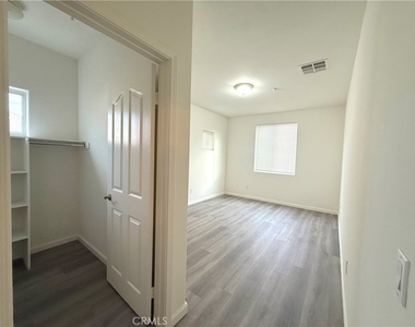 3317 Del Mar Ave - Photo Thumbnail 6