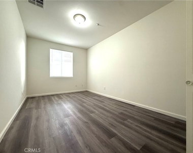 3317 Del Mar Ave - Photo Thumbnail 4