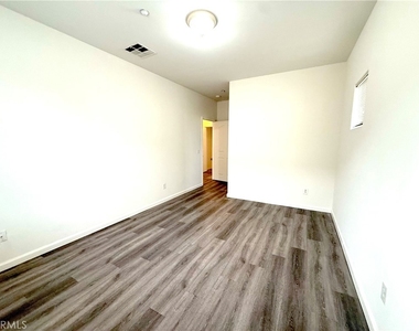 3317 Del Mar Ave - Photo Thumbnail 9