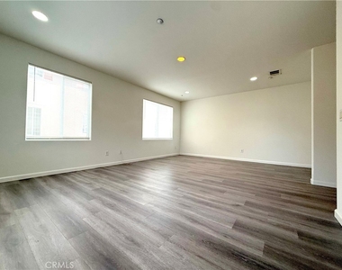 3317 Del Mar Ave - Photo Thumbnail 10