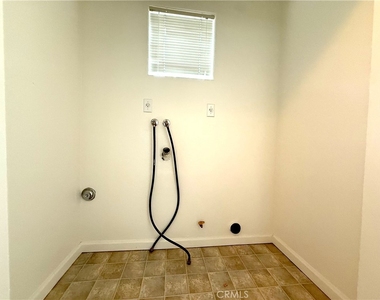 3317 Del Mar Ave - Photo Thumbnail 3