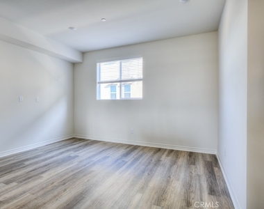 11454 Artesia - Photo Thumbnail 17