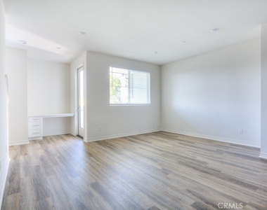 11454 Artesia - Photo Thumbnail 7
