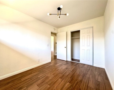 233 S Baldwin Avenue - Photo Thumbnail 7