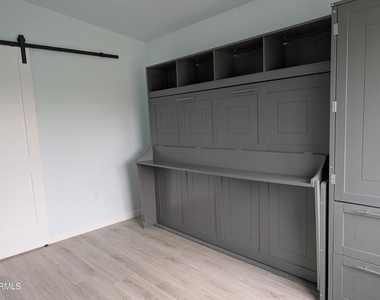 2220 Joyce Place - Photo Thumbnail 5