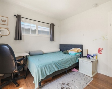 2358 Snowden Avenue - Photo Thumbnail 22