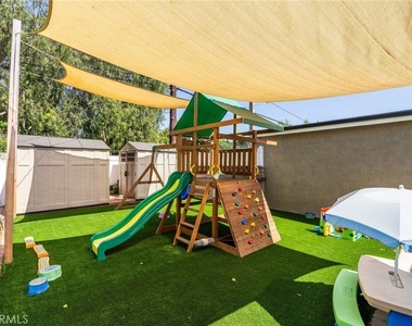 2358 Snowden Avenue - Photo Thumbnail 29