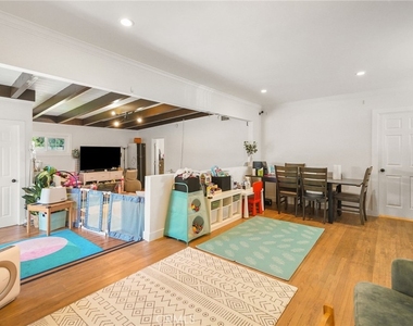 2358 Snowden Avenue - Photo Thumbnail 5