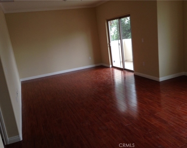 15435 Vanowen - Photo Thumbnail 2
