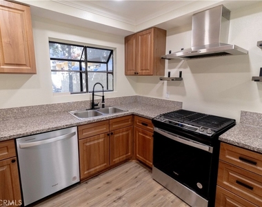 13540 Hubbard - Photo Thumbnail 7