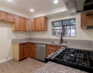 13540 Hubbard - Photo Thumbnail 6