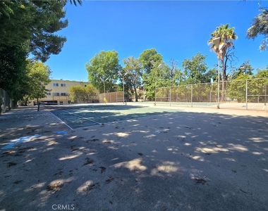 7641 Reseda - Photo Thumbnail 3