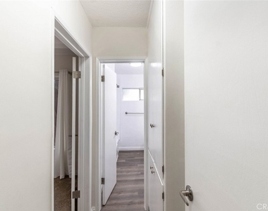 6520 Shirley Avenue - Photo Thumbnail 10