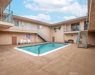 6520 Shirley Avenue - Photo Thumbnail 15