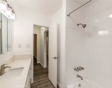 6520 Shirley Avenue - Photo Thumbnail 12