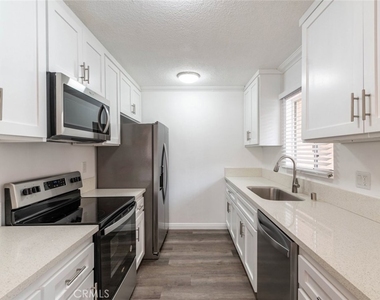 6520 Shirley Avenue - Photo Thumbnail 4