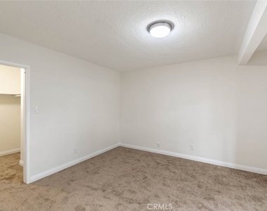 6520 Shirley Avenue - Photo Thumbnail 12