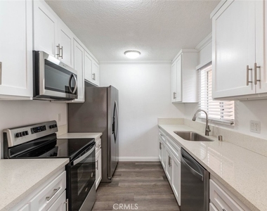 6520 Shirley Avenue - Photo Thumbnail 3