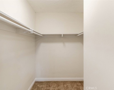 6520 Shirley Avenue - Photo Thumbnail 15