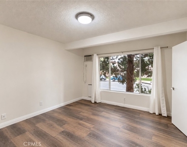 6520 Shirley Avenue - Photo Thumbnail 7