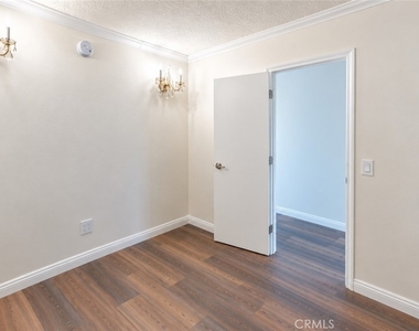 6520 Shirley Avenue - Photo Thumbnail 13