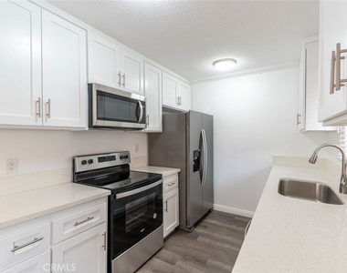 6520 Shirley Avenue - Photo Thumbnail 3