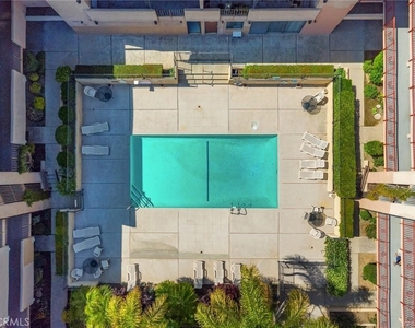 17000 Burbank Boulevard - Photo Thumbnail 28